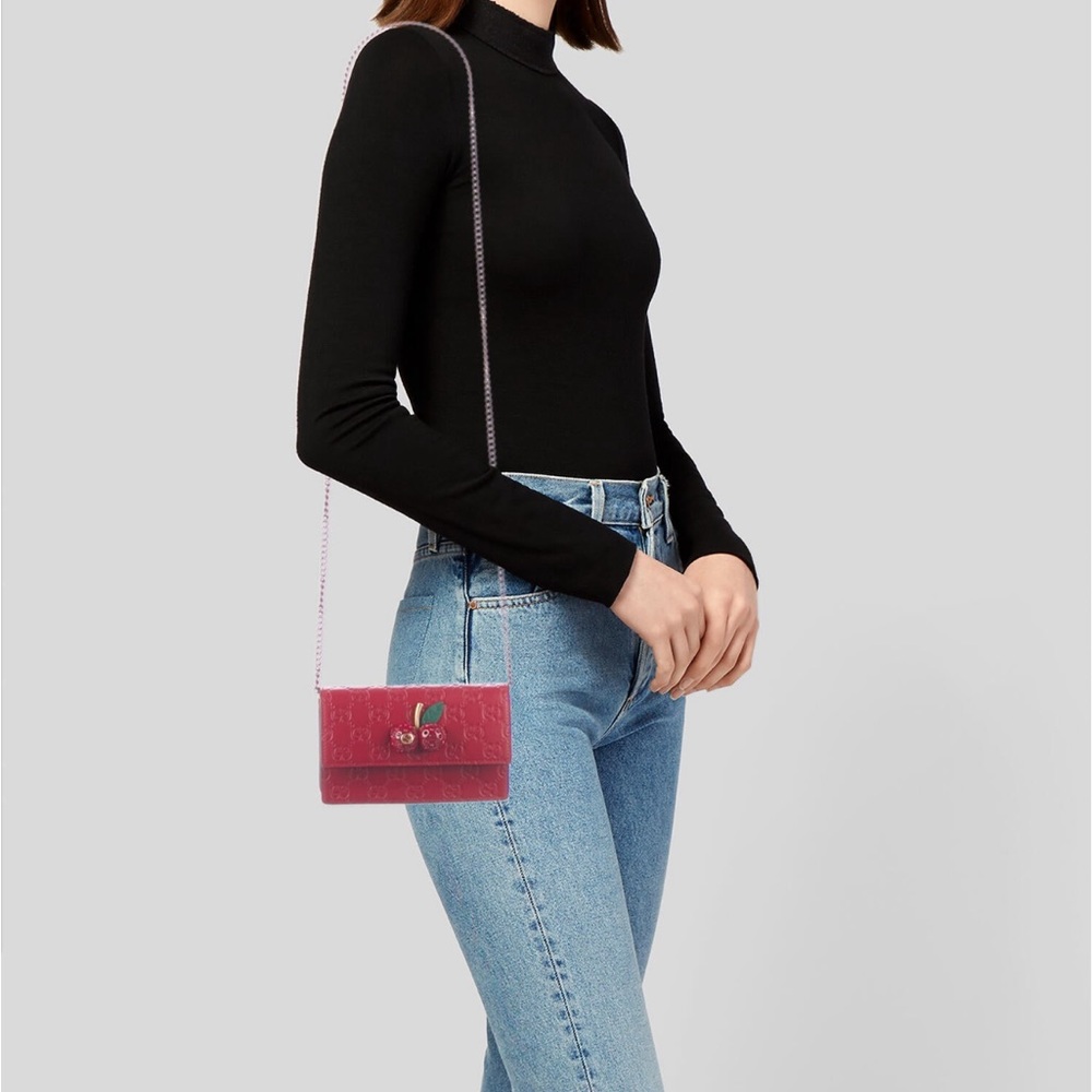 Elegant Red Gucci Women's Crossbody Bag